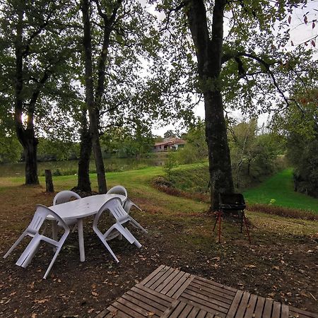 Camping De La Chagnee Saint-Aubin-le-Cloud الغرفة الصورة